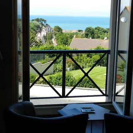 Le Ruban Bleu Face A La Mer Arromanches-les-Bains Eksteriør billede
