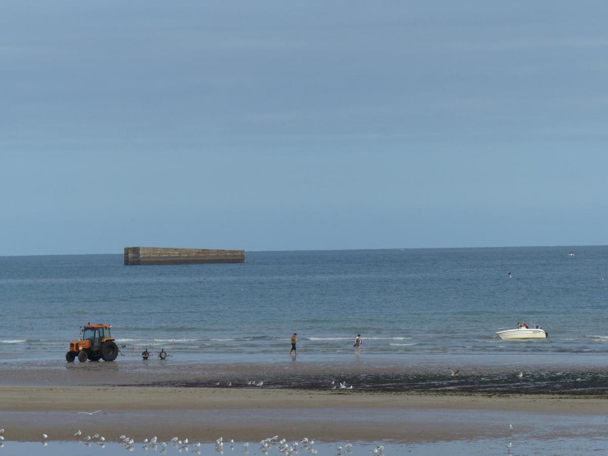 Le Ruban Bleu Face A La Mer Arromanches-les-Bains Eksteriør billede