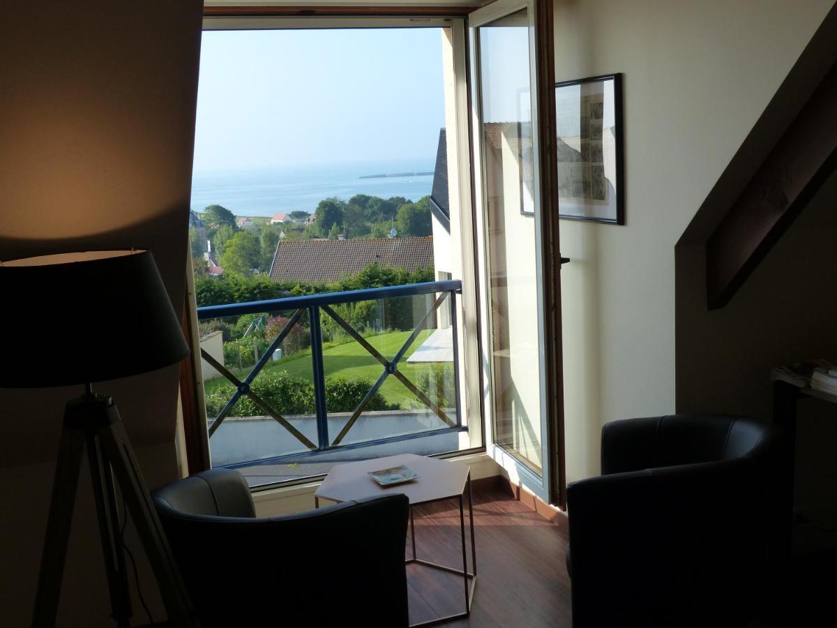Le Ruban Bleu Face A La Mer Arromanches-les-Bains Eksteriør billede